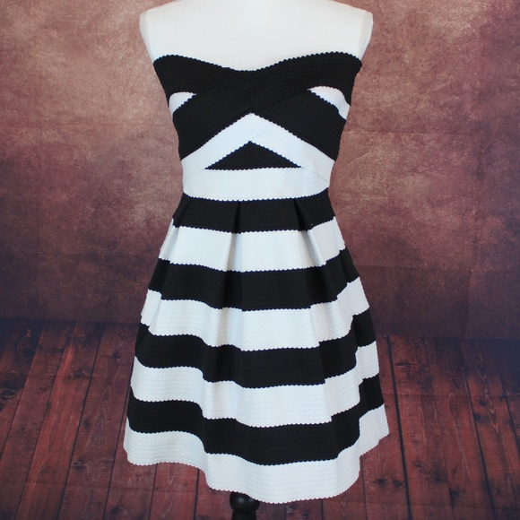 Have Dresses & Skirts - Have Bodycon Style Strapless Dress